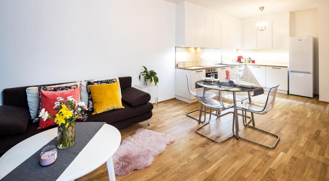 Silvie Apartments - Zlate Terasy Olomouc Bagian luar foto