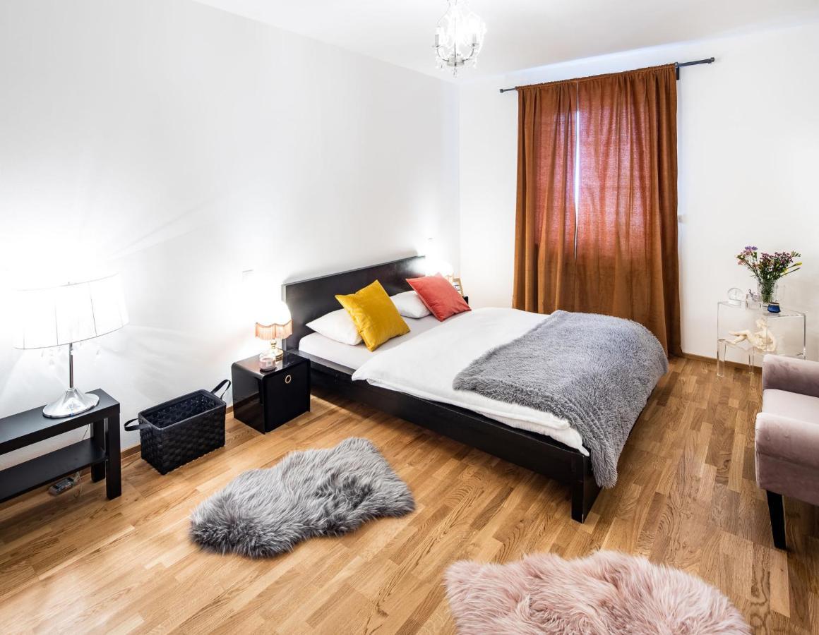 Silvie Apartments - Zlate Terasy Olomouc Bagian luar foto
