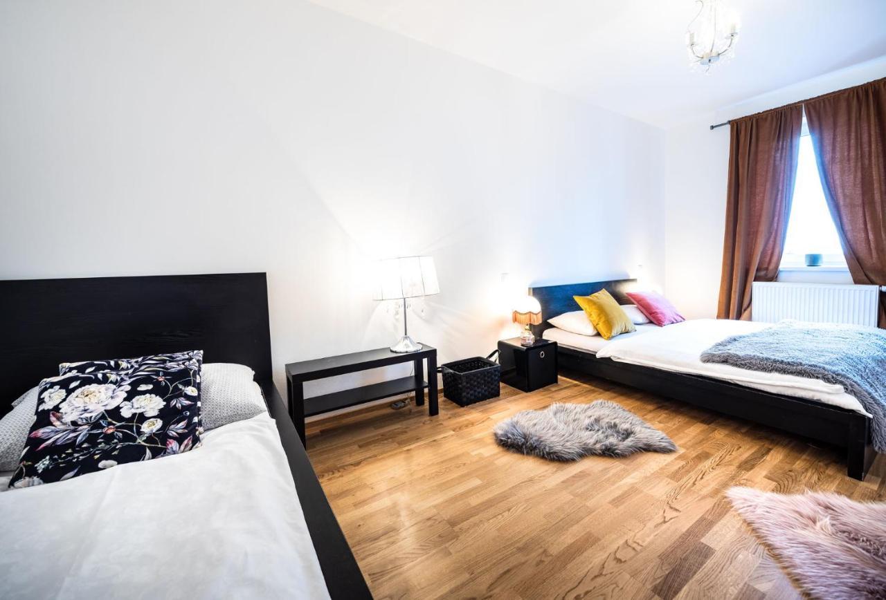 Silvie Apartments - Zlate Terasy Olomouc Bagian luar foto