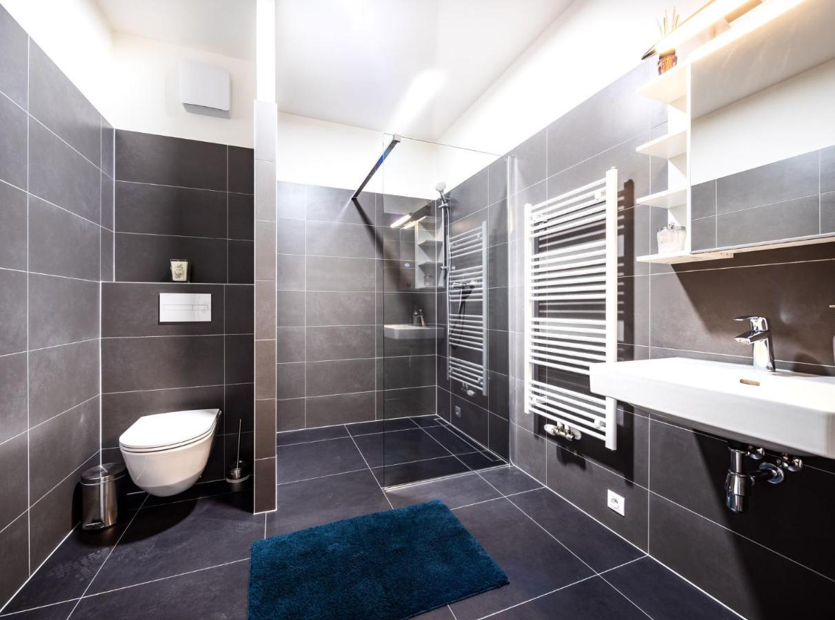 Silvie Apartments - Zlate Terasy Olomouc Bagian luar foto