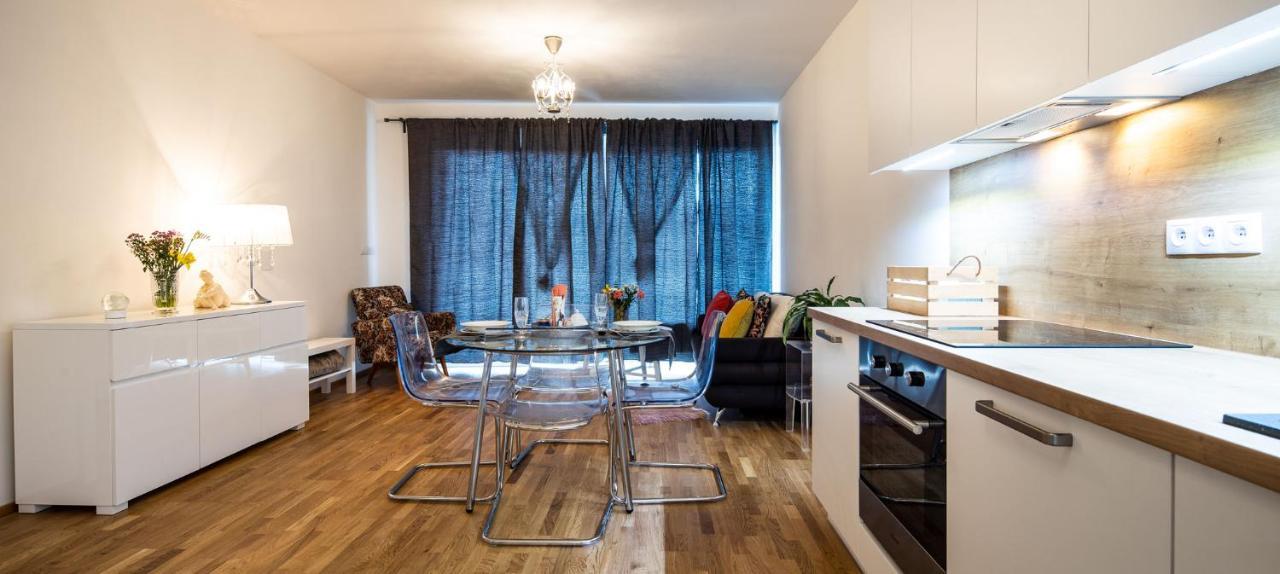 Silvie Apartments - Zlate Terasy Olomouc Bagian luar foto