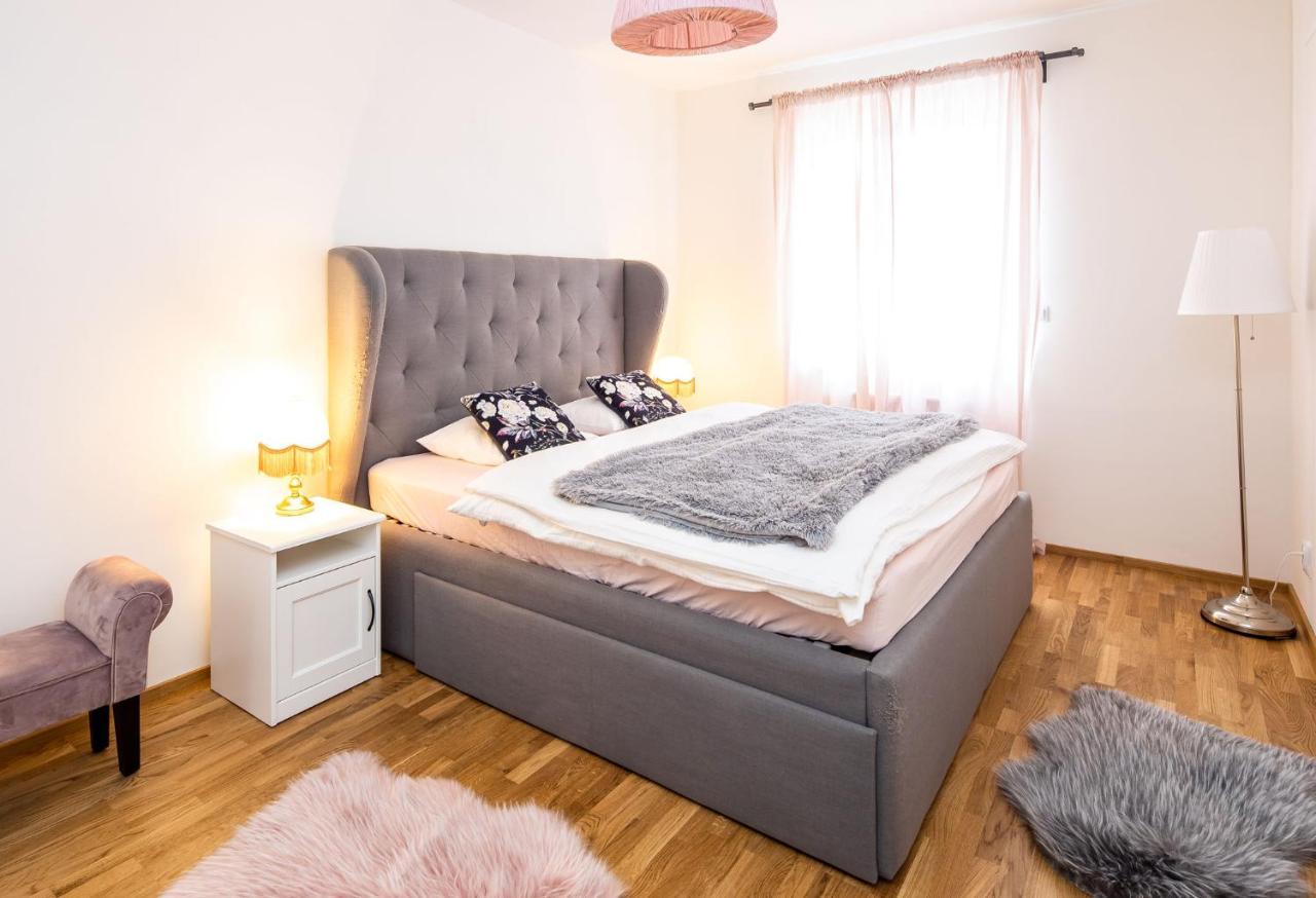 Silvie Apartments - Zlate Terasy Olomouc Bagian luar foto